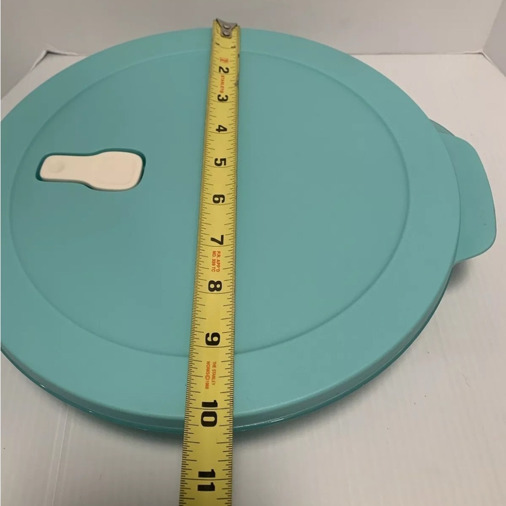 Tupperware Crystal Wave Divided container - Picture 4 of 6